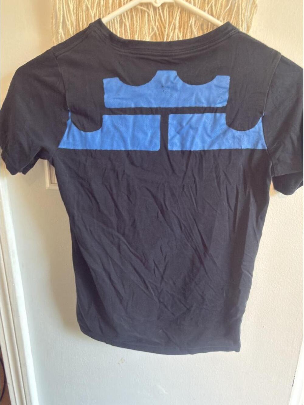 Nike Dri-FIT 'Strive For Greatness' Black and Blue Athletic T-Shirt - Picture 2 of 4